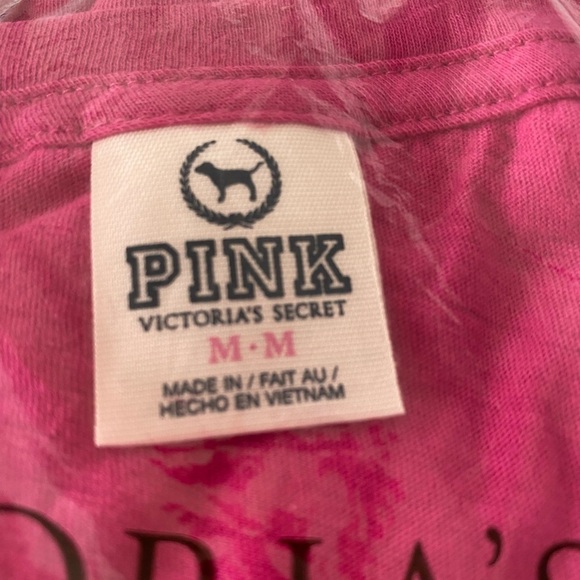 Brand new in bag VS Pink t-shirt - Picture 3 of 4